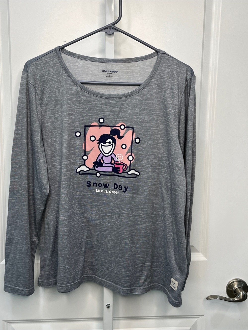 Life Is Good Gray Long-Sleeve Tee with Pink Snow Day Graphic Large Cozy